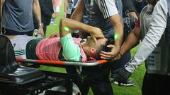 En el minuto 49 en el derbi entre Olympiacos y Panathinaikos Juankar, jugador español que actualmente milita en el conjunto visitante, recibía el impacto de un objeto proveniente de la grada. Tuvo que ser trasladado al centro hospitalario más cercano.