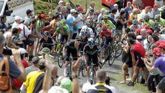 El pelot&oacute;n, con Alejandro Valverde, Chris Froome y Alberto Contador, en la etapa reina de la Vuelta a Espa&ntilde;a 2016 con final en el Aubisque.