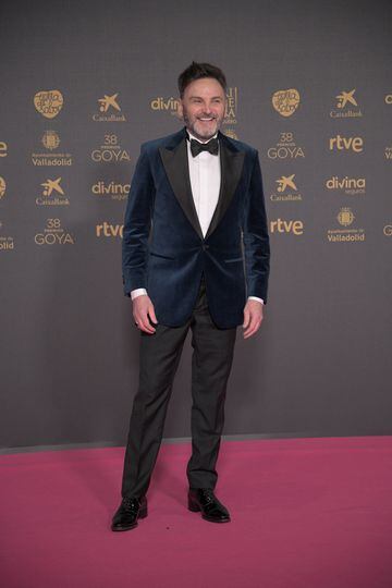 El actor Fernando Tejero, de Bund, posa en la alfombra rosa.