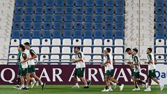 Mexico's players take part in a training session at the Al Khor SC in Al Khor, in Doha, on November 27, 2022, during the Qatar 2022 World Cup football tournament. (Photo by Alfredo ESTRELLA / AFP)