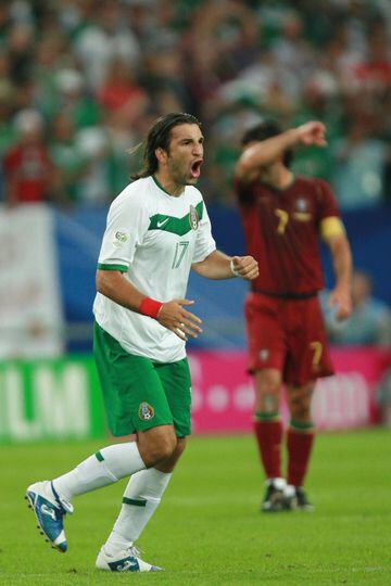 Su actuación en Alemania 2006 y su gol ante Portugal, llamó la atención del Benfica. Después de un año de poca actividad, regresó al Fútbol Mexicano para Tigres.