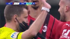 Zlatan consoló al árbitro tras acabar llorando por un error
