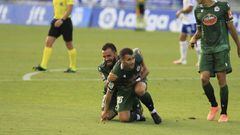 &Ccedil;olak abraza a Aketxe tras el gol del vasco que signific&oacute; el 1-1 frente al Tenerife.