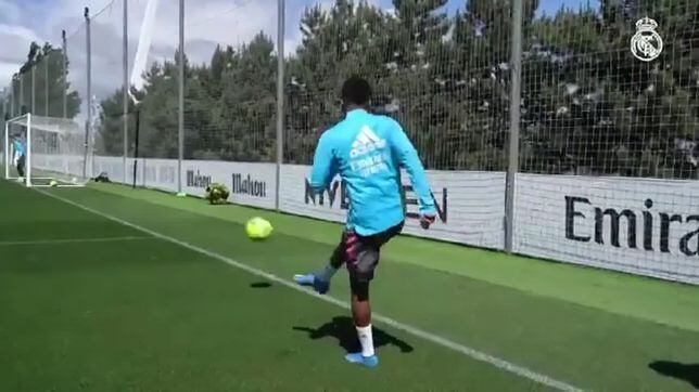 Bend it like Rodrygo... Madrid star delves into his bag of tricks