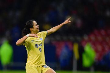Scarlett Camberos celebra su gol 2-0 de America durante el partido America vs Guadalajara, correspondiente a la ida de Semifinales del Torneo Apertura 2022 de la Liga BBVA MX Femenil en el Estadio Azteca , el 04 de Noviembre de 2022.