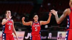 Kelsey Plum celebrates with Sabrina Ionescu in the game against Korea