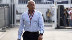 McLaren Honda's Team Principal British Ron Dennis arrives prior to the third practice session at the Autodromo Nazionale circuit in Monza on September 3, 2016 ahead of the Italian Formula One Grand Prix. / AFP PHOTO / GABRIEL BOUYS