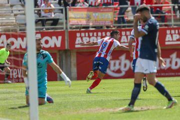 Rone festeja el gol que adelantaba al Algeciras.