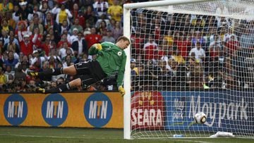 Germany&#039;s goalkeeper Manuel Neuer fails to save a shot by England&#039;s Frank Lampard during a 2010 World Cup second round soccer match at Free State stadium in Bloemfontein June 27, 2010. Lampard&#039;s shot, which resulted in a goal, was later rul