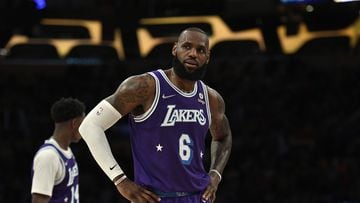 LeBron James firma millonario contrato con Los Angeles Lakers