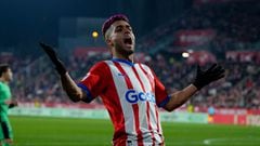 Girona's Brazilian defender #20 Yan Couto reacts during the Spanish league football match between Girona FC and Club Atletico de Madrid  at the Montilivi stadium in Girona on January 3, 2024. (Photo by Pau BARRENA / AFP)