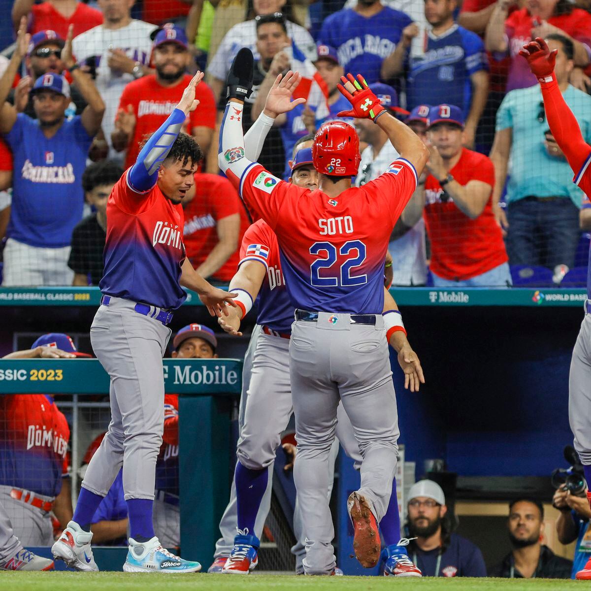 Baseball-Dominican Republic rallies past Israel to advance to medal game