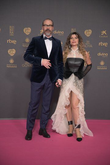 El actor Fele Martínez posa junto a la actriz y productora Mónica Regueiro.