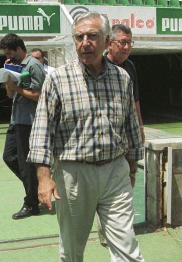 Futbolista y entrenador del Real Murcia y también dirigió a otros equipos como el Elche, el Hércules, el Betis, el Granada y el Cartagena, falleció a la edad de 81 años.