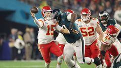 GLENDALE, ARIZONA - FEBRUARY 12: Patrick Mahomes #15 of the Kansas City Chiefs scrambles away from Jordan Davis #90 of the Philadelphia Eagles during the third quarter in Super Bowl LVII at State Farm Stadium on February 12, 2023 in Glendale, Arizona.   Christian Petersen/Getty Images/AFP (Photo by Christian Petersen / GETTY IMAGES NORTH AMERICA / Getty Images via AFP)