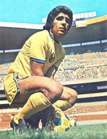 El mejor futbolista extranjero que ha jugado en el América y en el fútbol mexicano. Defendió a las Águilas entre 1970 y 1979, donde marcó 95 goles.