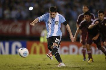 Lleva anotados 14 goles por Argentina (2006, 2010, 2014).