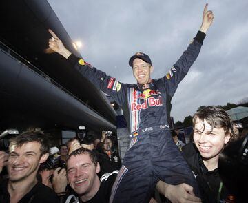 En 2009 Red Bull Racing consigue su primera carrera con la victoria del  piloto Sebastian Vettel