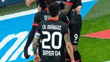 Aránguiz lidera goleada del Leverkusen y Sierralta se afianza en el Watford