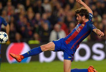 Barcelona's midfielder Sergi Roberto scores a goal during the UEFA Champions League round of 16 second leg football match FC Barcelona vs Paris Saint-Germain FC at the Camp Nou stadium in Barcelona on March 8, 2017.