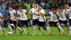 BORDEAUX, FRANCE - JULY 02:  Germany  players dash to celebrate their win through the penalty shootout after Jonas Hector scores to win the game after the UEFA EURO 2016 quarter final match between Germany and Italy at Stade Matmut Atlantique on July 2, 2
