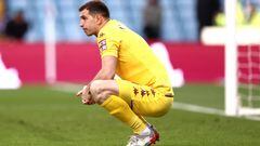 BIRMINGHAM, ENGLAND - APRIL 09: Emiliano Martinez of Aston Villa looks dejected following their side's defeat in the Premier League match between Aston Villa and Tottenham Hotspur at Villa Park on April 09, 2022 in Birmingham, England. (Photo by Naomi Baker/Getty Images)