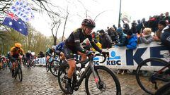La ciclista neerlandesa Meijering Mareille, del ZAAF Cycling Team, compite durante la Gante-Wevelgem femenina 2023.