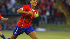 Alexis S&aacute;nchez festeja su gol n&uacute;mero 25 por la Roja y el primero que le marca a Venezuela.