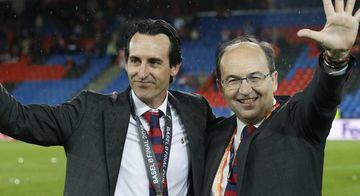 Manager, Unai Emery and chairman, Jose Castro.