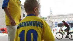<b>COLORIDO. </b>Los aficionados suecos, como este niño, ya se hicieron notar ayer en Salzburgo.