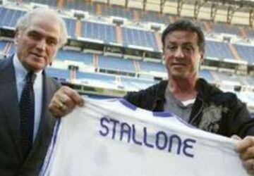 El famoso actor también muere por los colores del Real Madrid.