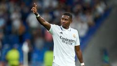 MADRID, SPAIN - OCTOBER 05: David Alaba of Real Madrid acknowledges the audience after the UEFA Champions League group F match between Real Madrid and Shakhtar Donetsk at Estadio Santiago Bernabeu on October 05, 2022 in Madrid, Spain. (Photo by Angel Martinez/Getty Images)