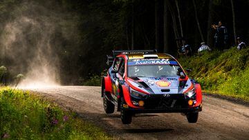 Tanak con el Hyundai durante la jornada del jueves en el Rally de Finlandia.