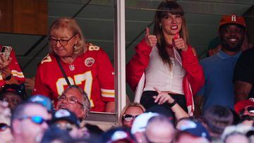 KANSAS CITY, MISSOURI - SEPTEMBER 24: Taylor Swift reacts during the first half of a game between the Chicago Bears and the Kansas City Chiefs at GEHA Field at Arrowhead Stadium on September 24, 2023 in Kansas City, Missouri.   Jason Hanna/Getty Images/AFP (Photo by Jason Hanna / GETTY IMAGES NORTH AMERICA / Getty Images via AFP)