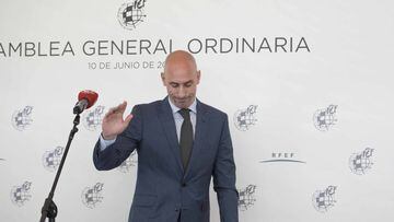 Luis Enrique leaves role as Spain manager