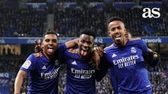 Rodrygo, Vinicius y Militao celebrando un gol del Real Madrid en Liga.