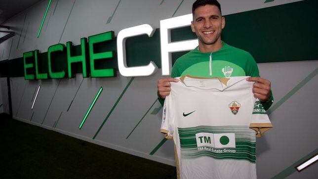 El Elche renueva a Magallán para traspasarlo al Pumas de México