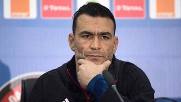 Egypt&#039;s national football team captain Essam El-Hadary attends a press conference at the African Cup of Nations