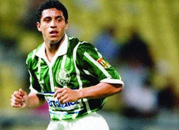 El União São João Esporte Clube fue el primer club en el que Roberto Carlos mostró su gran calidad. En esta imagen está con el Palmeiras, equipo en el que siguió su carrera.