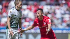 Fernando Uribe marca 3 goles en victoria de Toluca en México