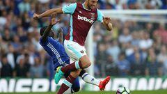 Knee trouble keeps Andy Carroll grounded