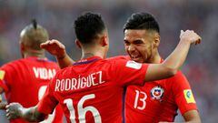 Soccer Football - Chile v Australia - FIFA Confederations Cup Russia 2017 - Group B - Spartak Stadium, Moscow, Russia - June 25, 2017   Chile&rsquo;s Martin Rodriguez in action with Paulo Diaz   