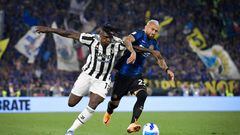 ROME, ITALY - MAY 11: Moise Kean of Juventus battles for the ball with Arturo Vidal of FC Internazionale during the Coppa Italia Final match between Juventus and FC Internazionale at Stadio Olimpico on May 11, 2022 in Rome, Italy. (Photo by Daniele Badolato - Juventus FC/Juventus FC via Getty Images)