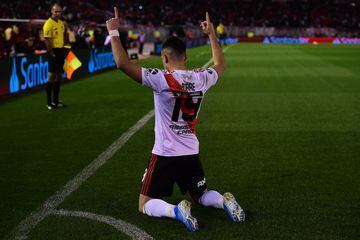 BUENOS AIRES, ARGENTINA - OCTOBER 01: Rafael Santos Borre of River Plate celebrates after scoring the opening goal via penalty after a VAR review during the semi final first leg match between River Plate and Boca Juniors as part of Copa CONMEBOL Libertado