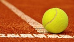 The clay season is coming to a close with the second Grand Slam tournament of the year, the French Open, where quite a few players have options to lift the trophy.