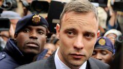 El atleta paral&iacute;mpico Oscar Pistorius, a la salida del juicio por el asesinato de su novia Reeva Steenkamp en 2016.