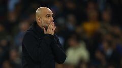 Pep Guardiola, entrenador del Manchester City, se lamenta durante un partido.