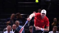 USA&#039;s John Isner serves the ball to USA&#039;s Jack Sock during their quarter-final tennis match at the ATP World Tour Masters 1000 indoor tournament in Paris on November 4, 2016. / AFP PHOTO / FRANCK FIFE
