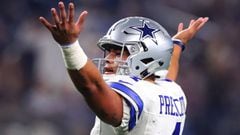 ARLINGTON, TX - DECEMBER 26: Dak Prescott #4 of the Dallas Cowboys reacts after the Cowboys scored a touchdown against the Detroit Lions during the second half at AT&amp;T Stadium on December 26, 2016 in Arlington, Texas.   Tom Pennington/Getty Images/AFP == FOR NEWSPAPERS, INTERNET, TELCOS &amp; TELEVISION USE ONLY ==