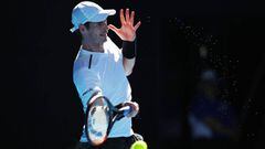 Andy Murray devuelve una bola durante su partido ante el ucraniano Illya Marchenko en el Open de Australia.